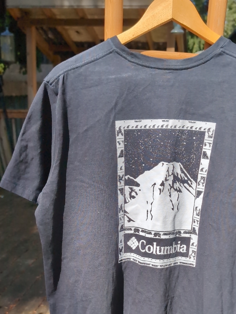 Columbia Black Boundless Beauty Graphic Mountain T-Shirt